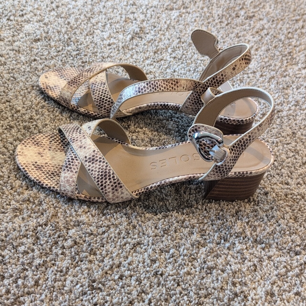 AEROSOLES Snakeskin Pattern Sandals - Tan